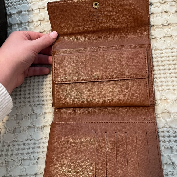 Louis Vuitton Wallet - Picture 1 of 3